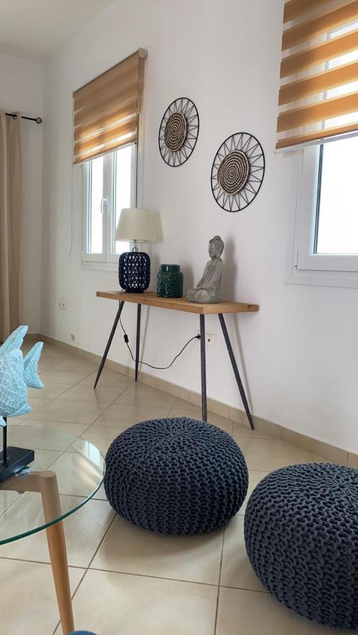 Theasis Apartment Pera Gyalos Bagian luar foto