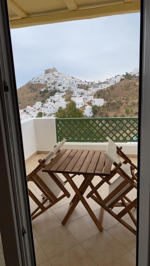 Theasis Apartment Pera Gyalos Bagian luar foto